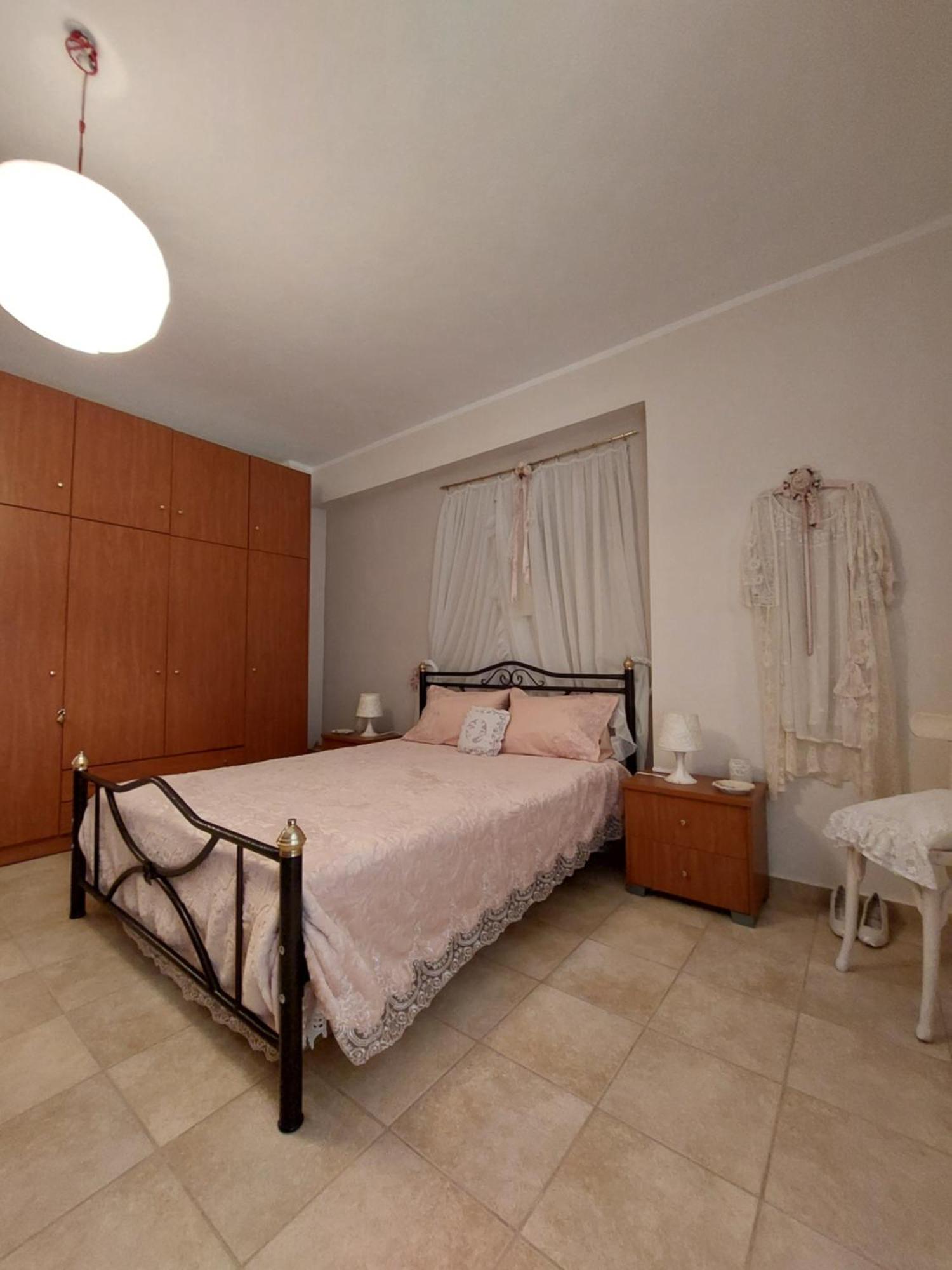 Antique Apartment Афітос Екстер'єр фото